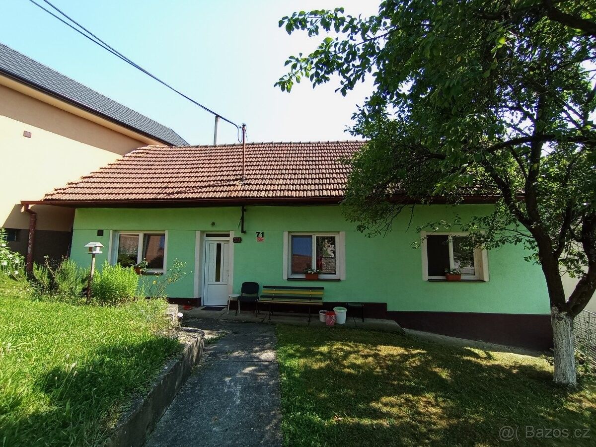 Rodinné domy, Nezdenice, 687 32