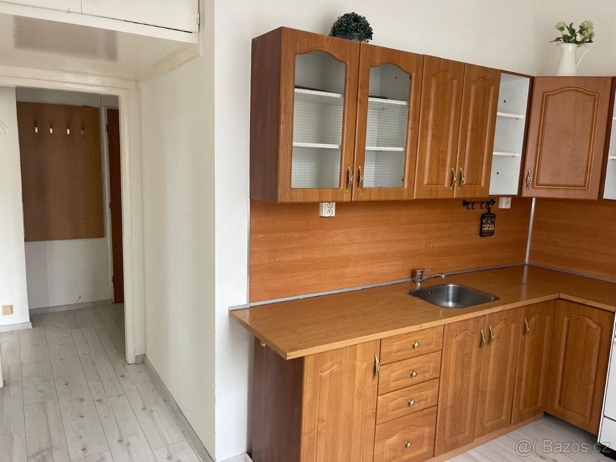 Garáže, Karviná, 734 01