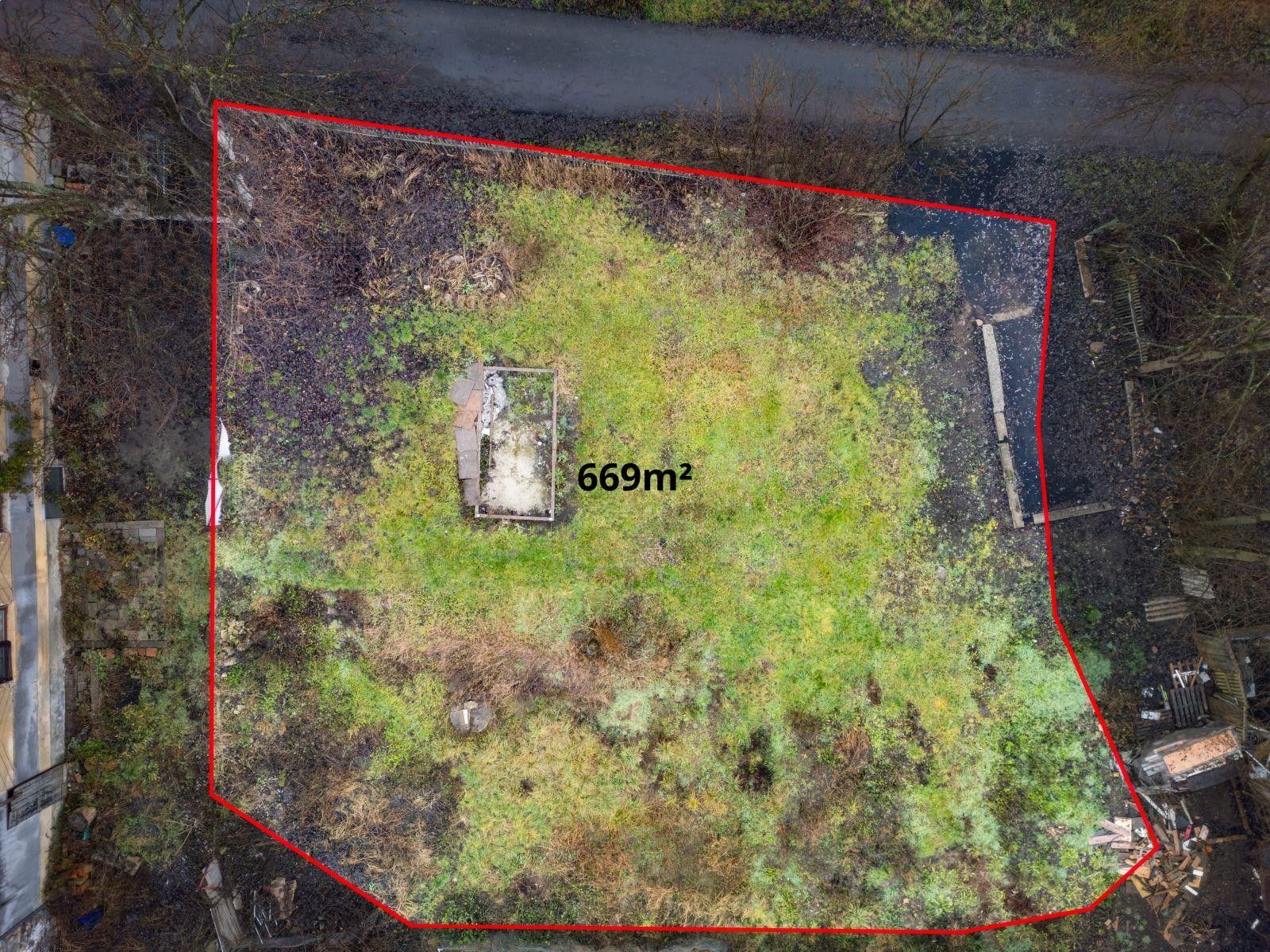 Pozemek pro bydlení, 669 m²