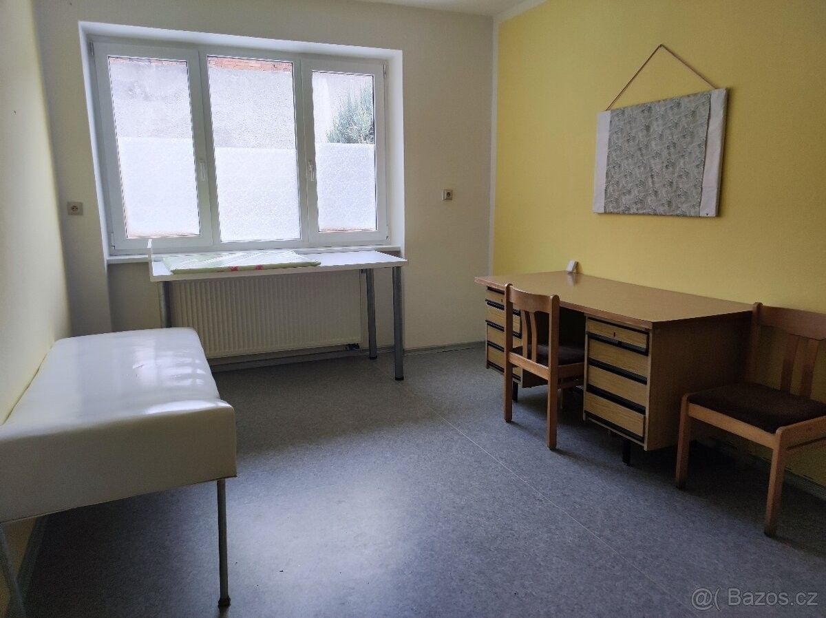 Pronájem kancelář - Klenovice na Hané, 798 23