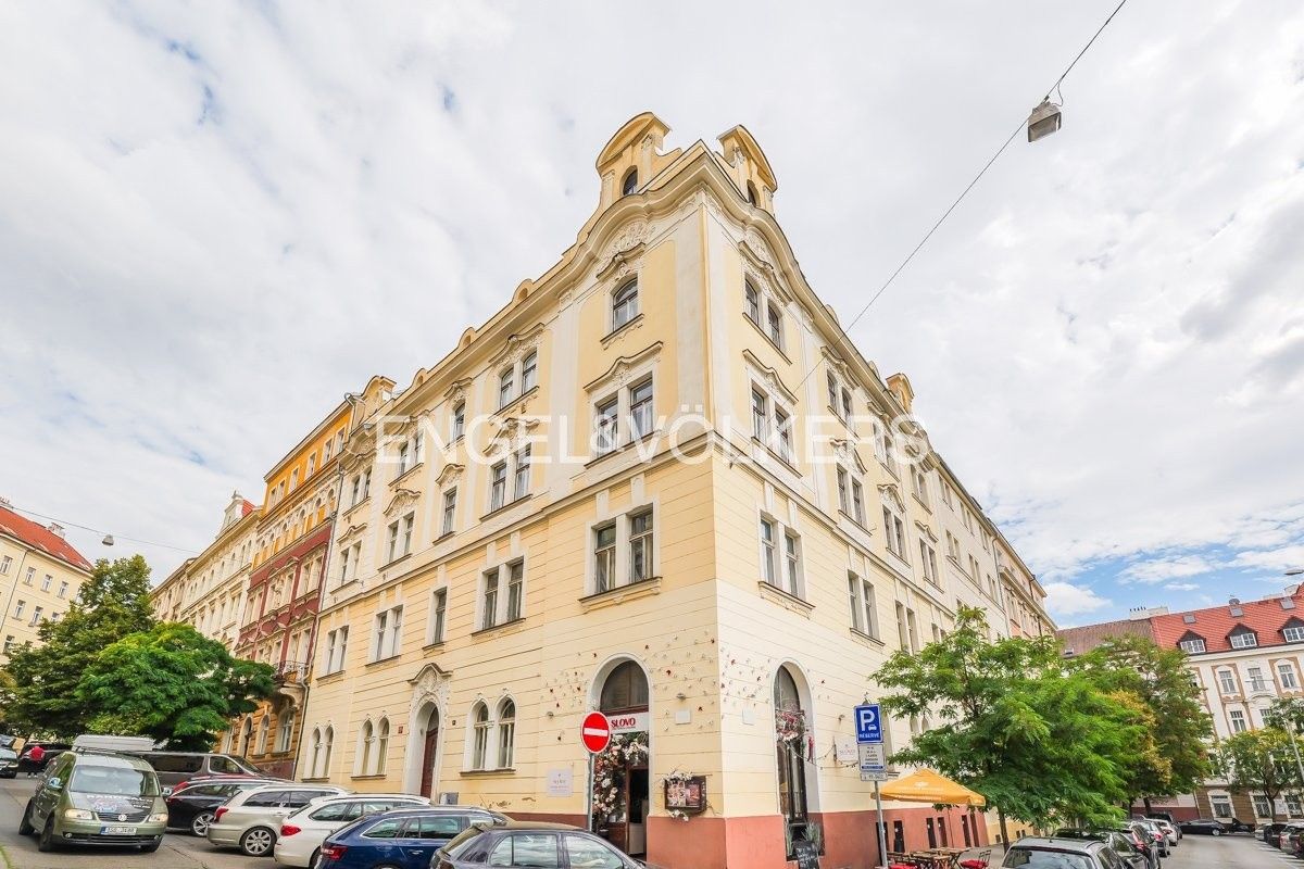 Restaurace, 165 m²