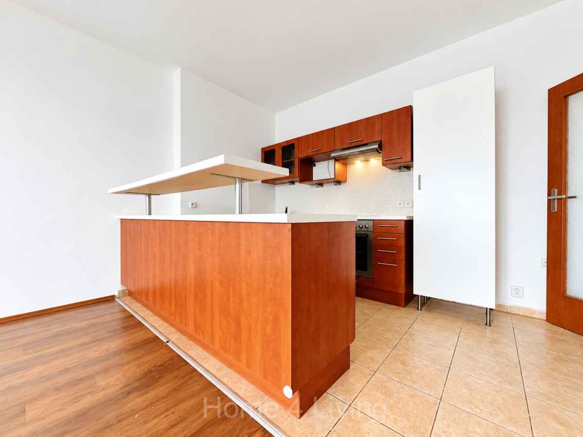 2+kk, Pálavské náměstí, Brno, 74 m²