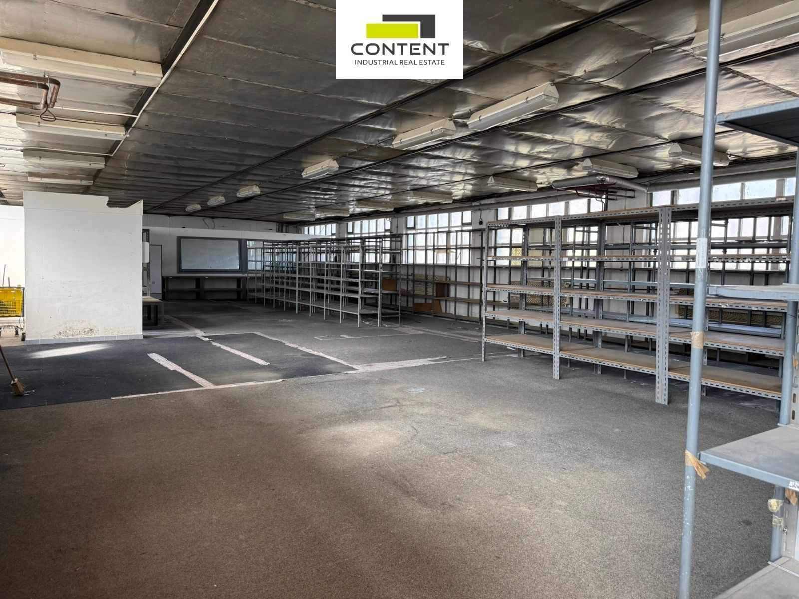 Sklady, Pražská třída, Hradec Králové, 520 m² - 2
