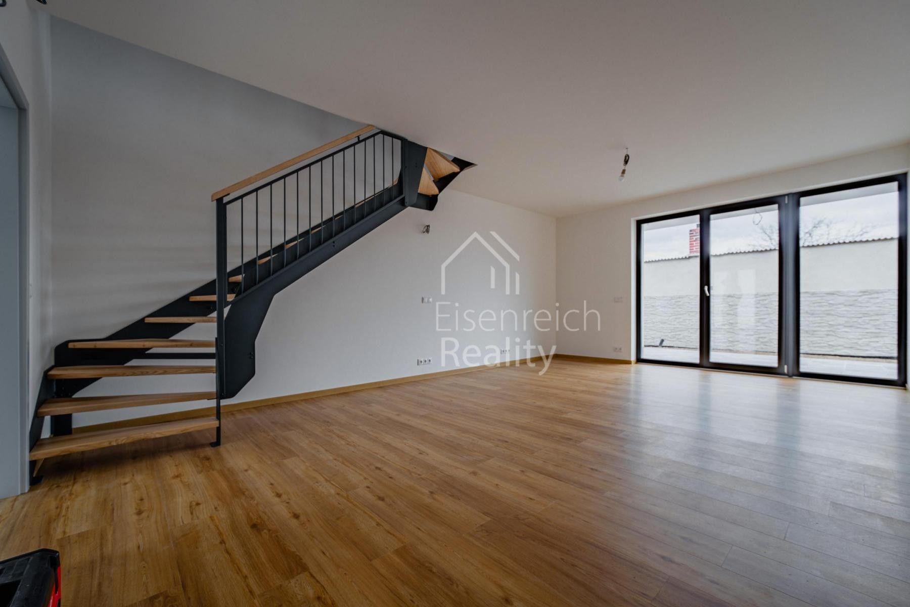 Prodej byt 3+kk - Hradec Králové Slatina, 94 m² - 5