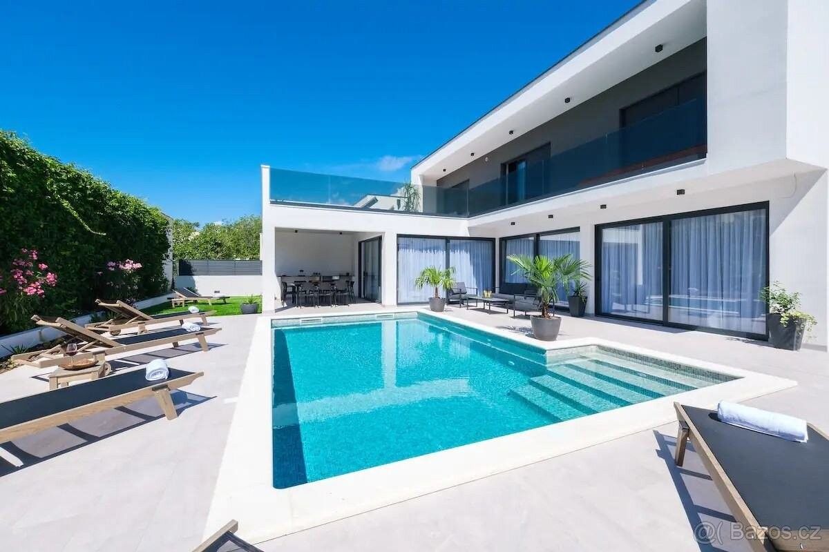 Prodej rodinný dům - 987 66, Zahraničí