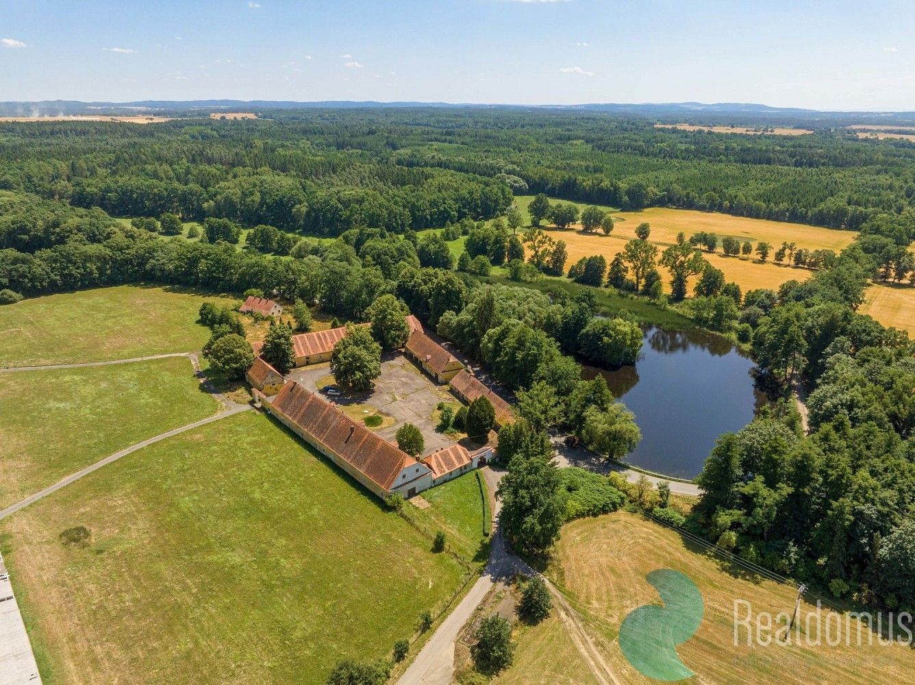 Zemědělské objekty, Králova Lhota - Laziště, okres Písek, Jihočeský kraj, 2 300 m² - 2
