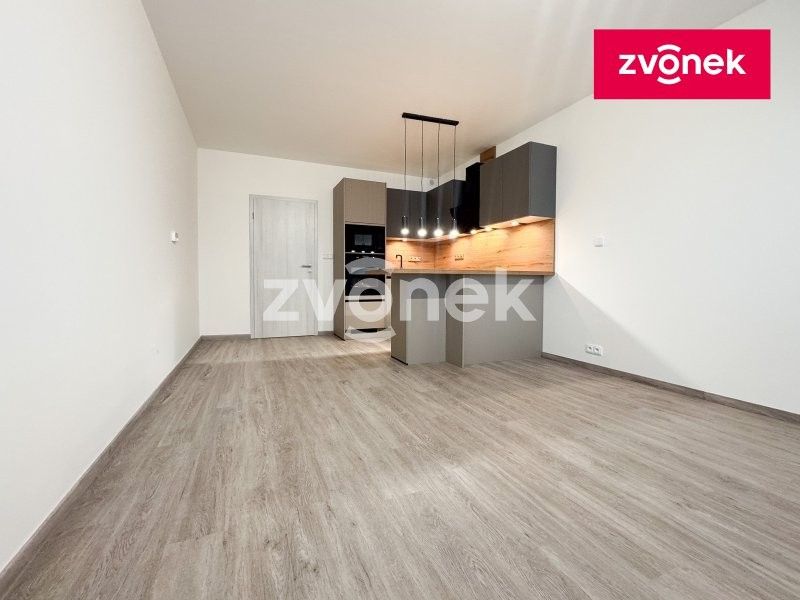 Pronájem byt 1+kk - Nad Stráněmi, Zlín, 37 m²