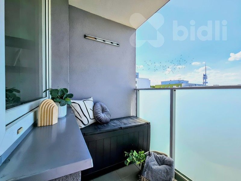 Prodej byt 3+1 - Ostromečská, Praha, 67 m²