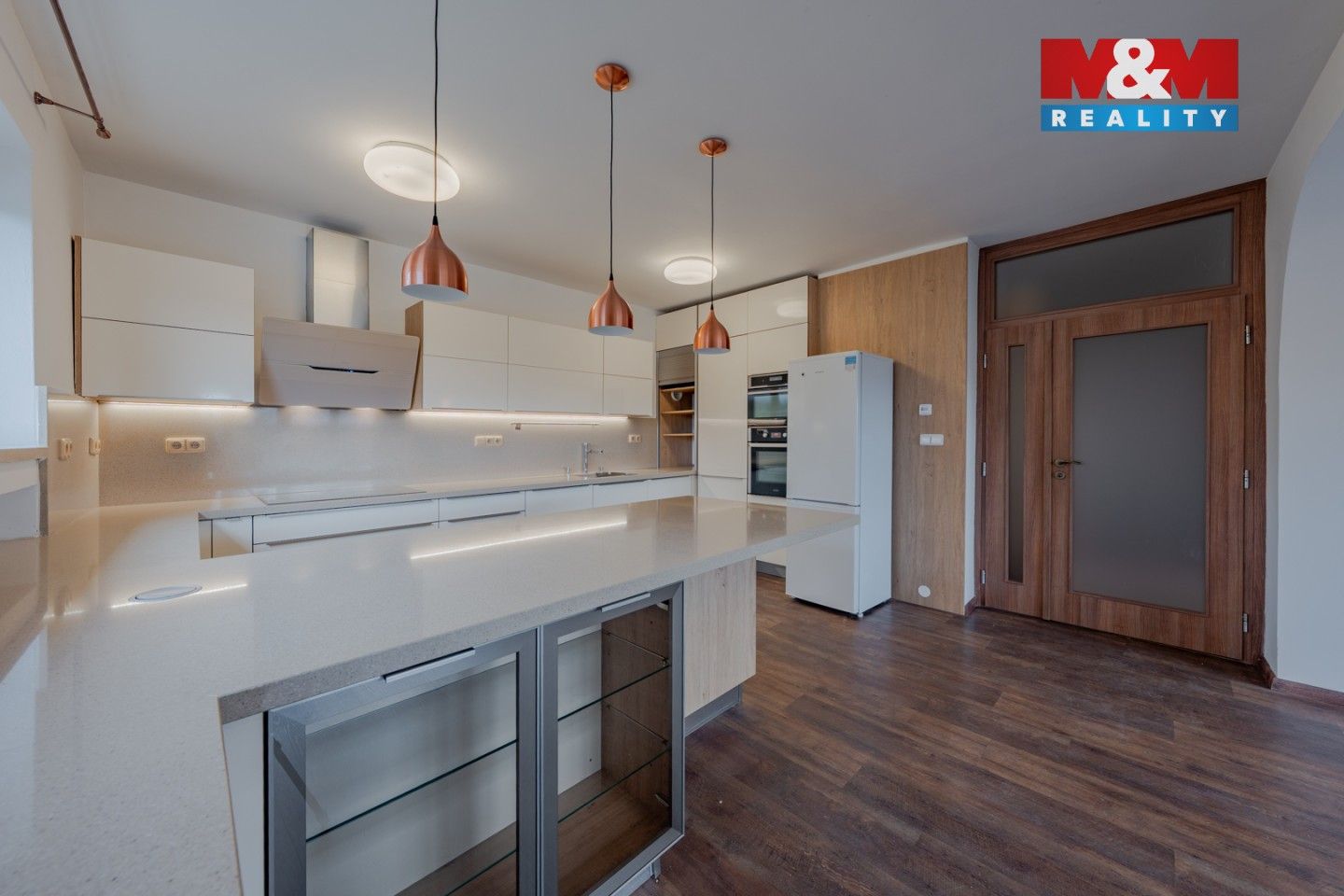 Prodej rodinný dům - Lomená, Dolní Lhota, 315 m²
