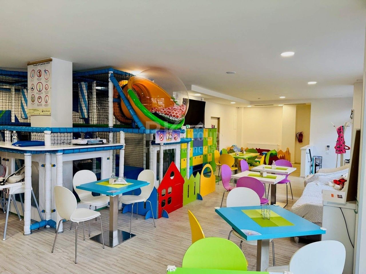 Prodej obchodní prostory - Dvořákova, Mariánské Lázně, 186 m²