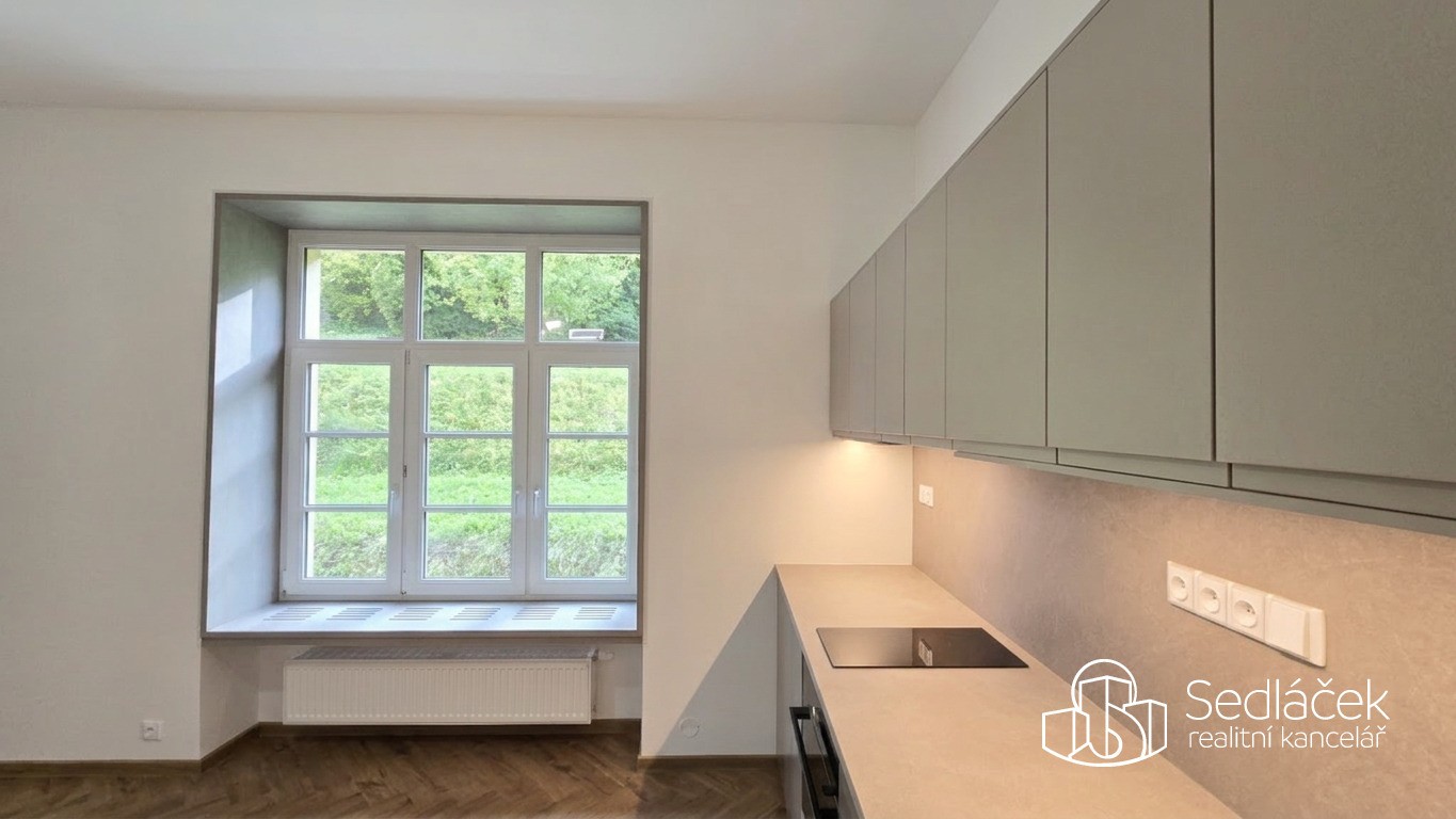 Pronájem byt 1+1 - Krále Jiřího, Karlovy Vary, 61 m² - 2