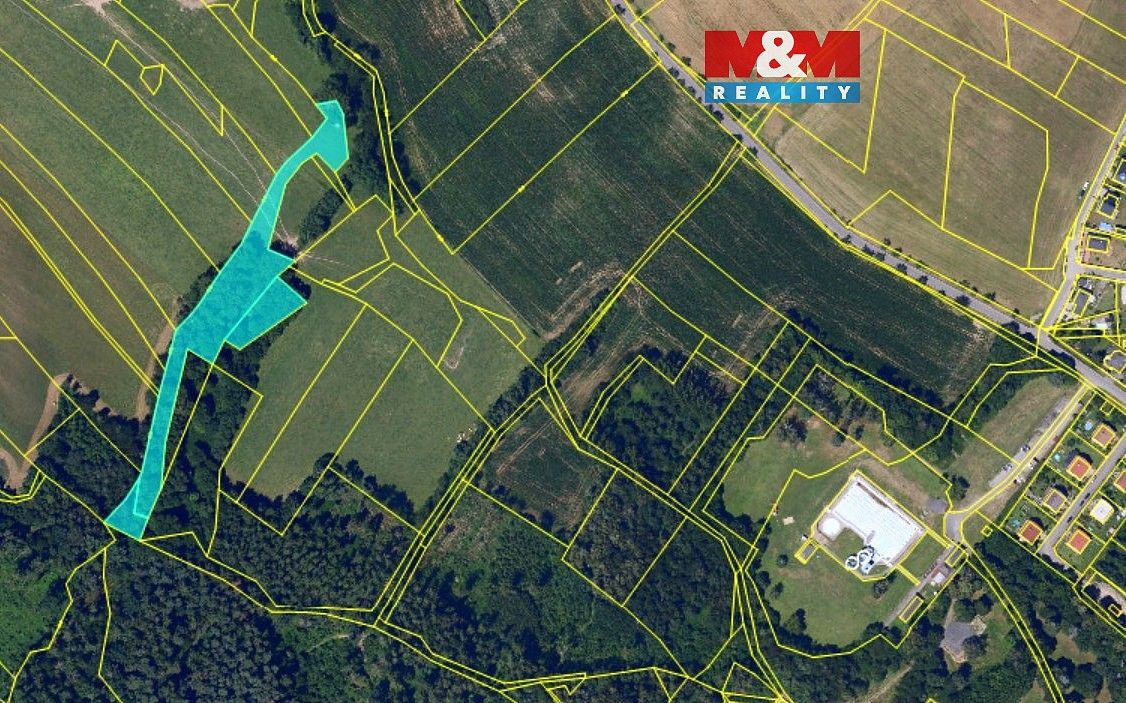 Louka, 4 884 m²