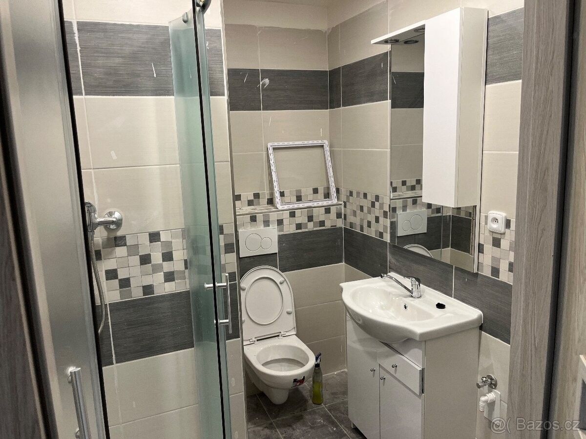 Pronájem byt - Chvaletice, 533 12