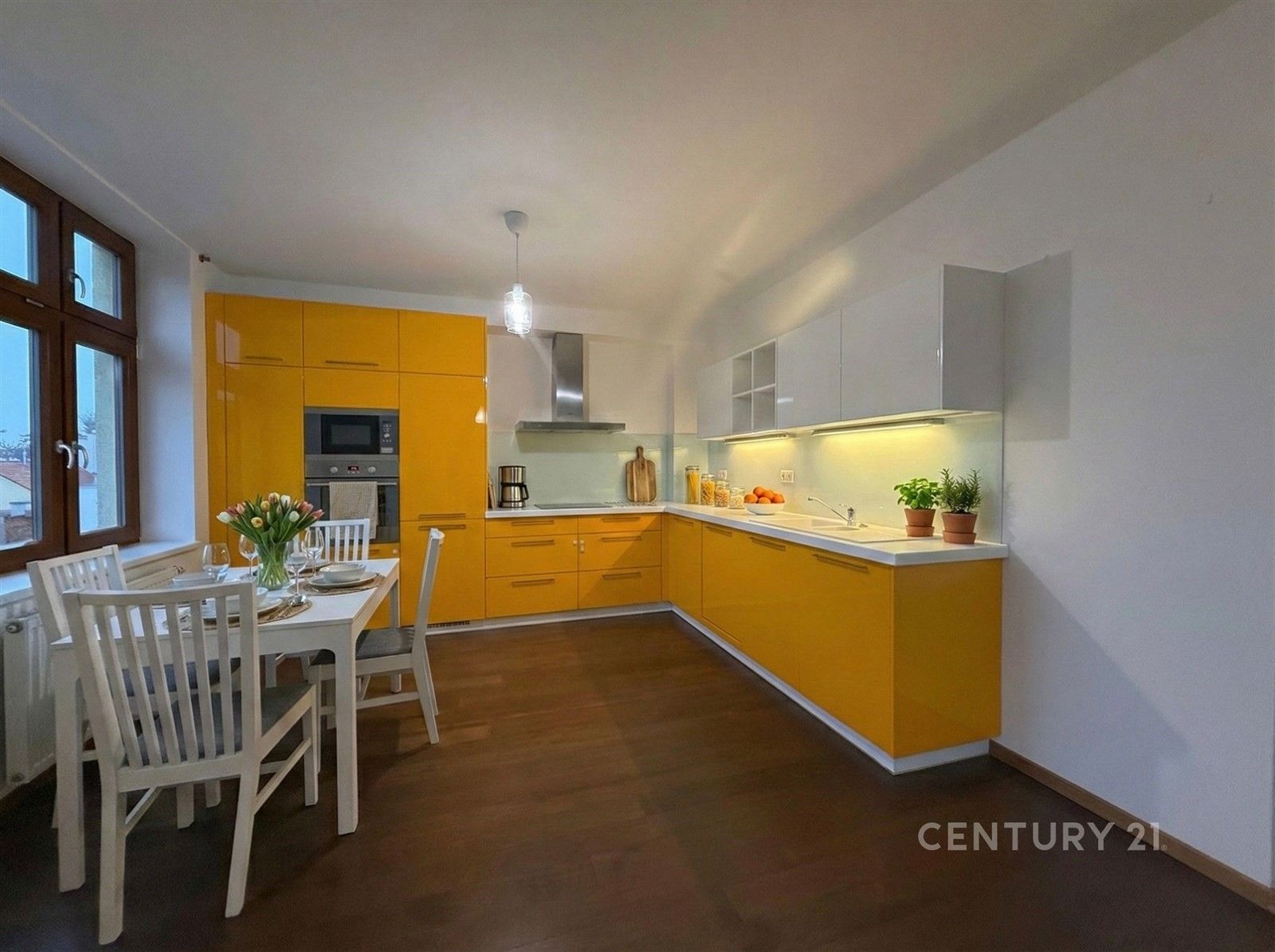 Pronájem byt 4+kk - Magistrů, Praha, 93 m²