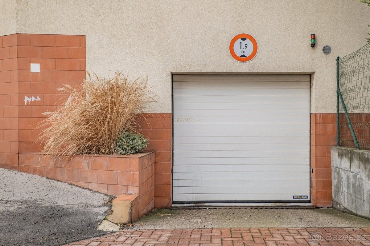 Prodej garáž - Praha, 180 00, 14 m²