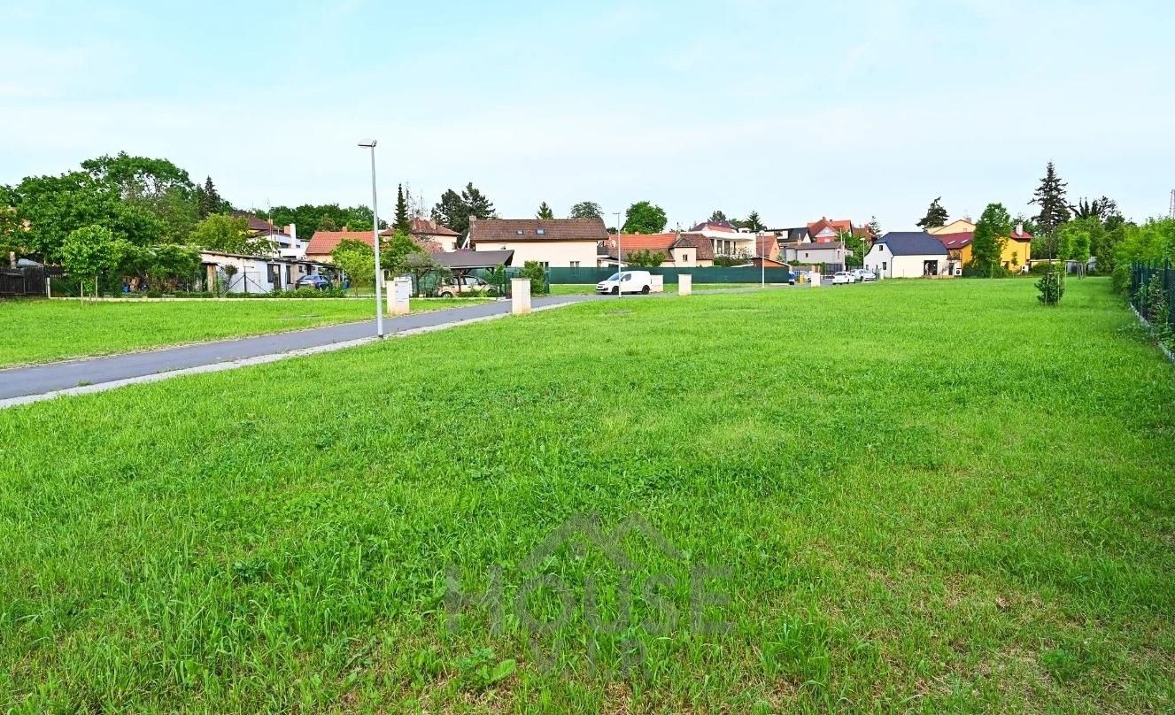 Prodej pozemek pro bydlení - K háječku, Praha