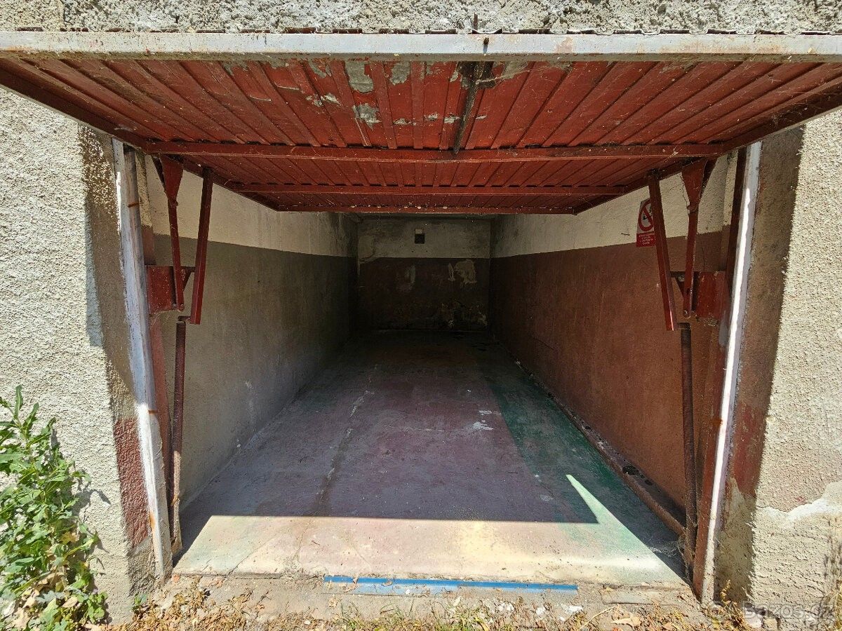 Prodej garáž - Praha, 140 00