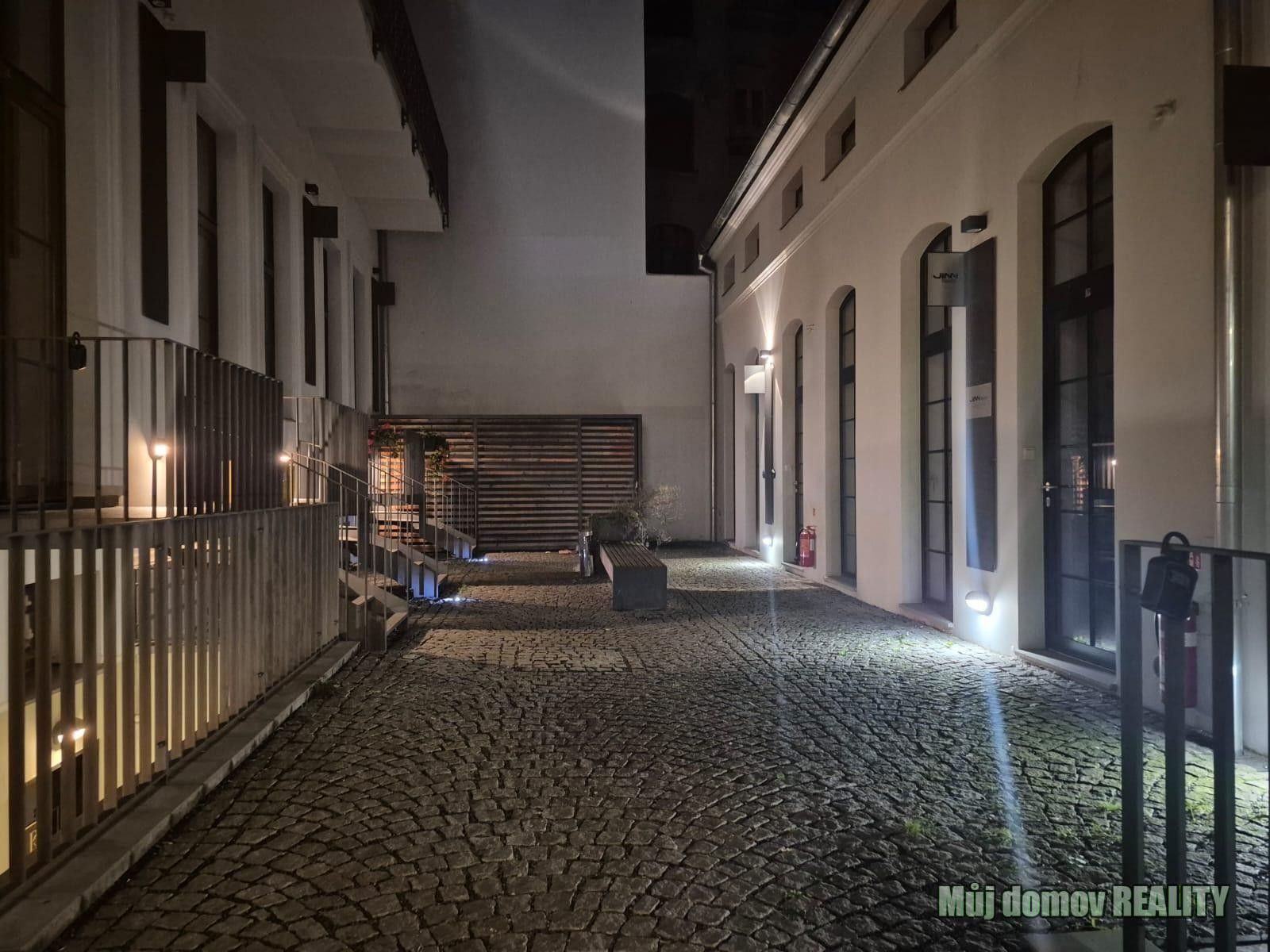 Pronájem obchodní prostory - Václavské náměstí, Praha, 100 m²