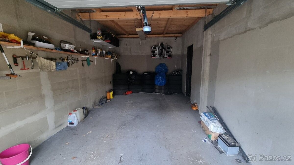 Prodej garáž - Hulín, 768 24