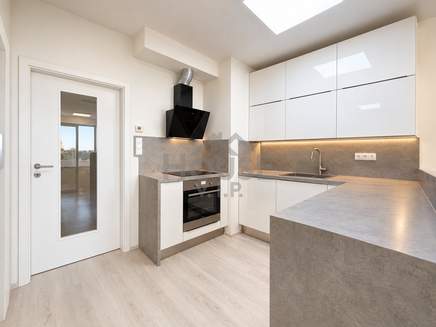 Prodej byt 1+kk - Kadečkové, Praha Letňany, 36 m² - 2
