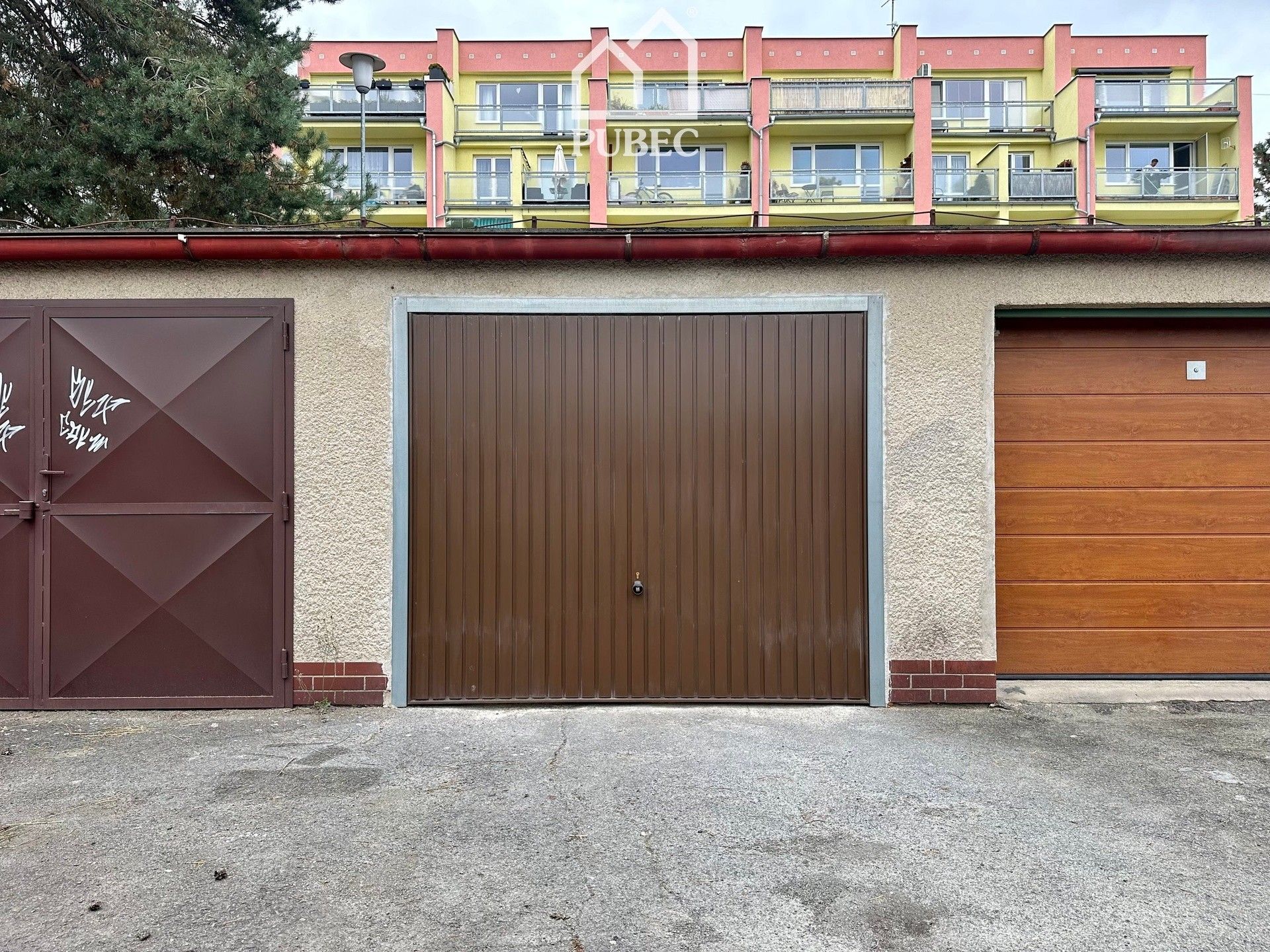 Garáže, alej Svobody, Plzeň, 19 m²