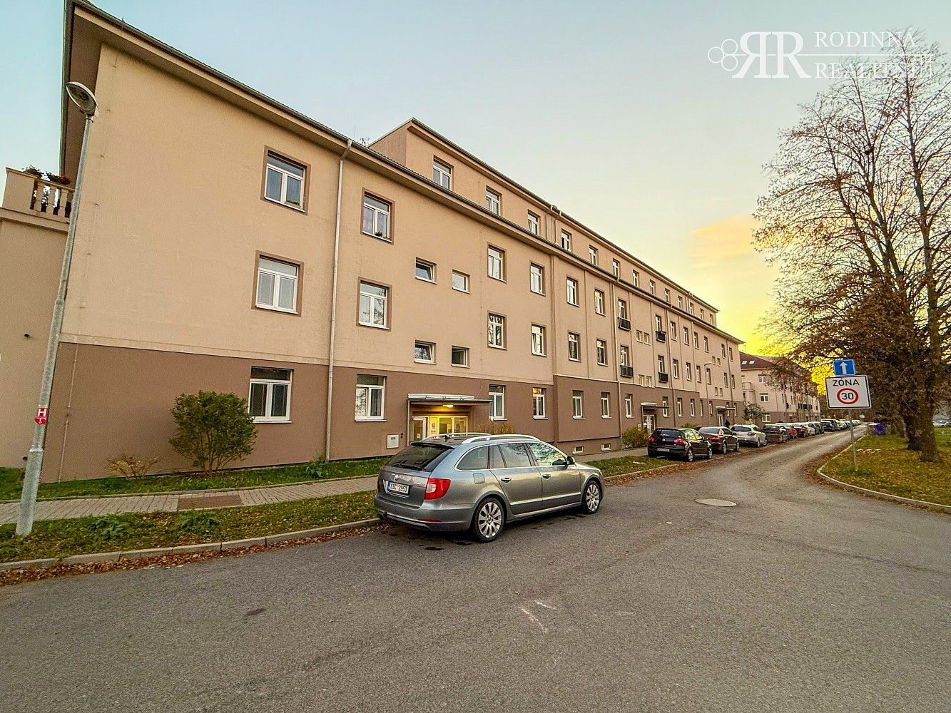 Pronájem byt 1+kk - Slepá, Milovice, okres Nymburk, 25 m² - 2