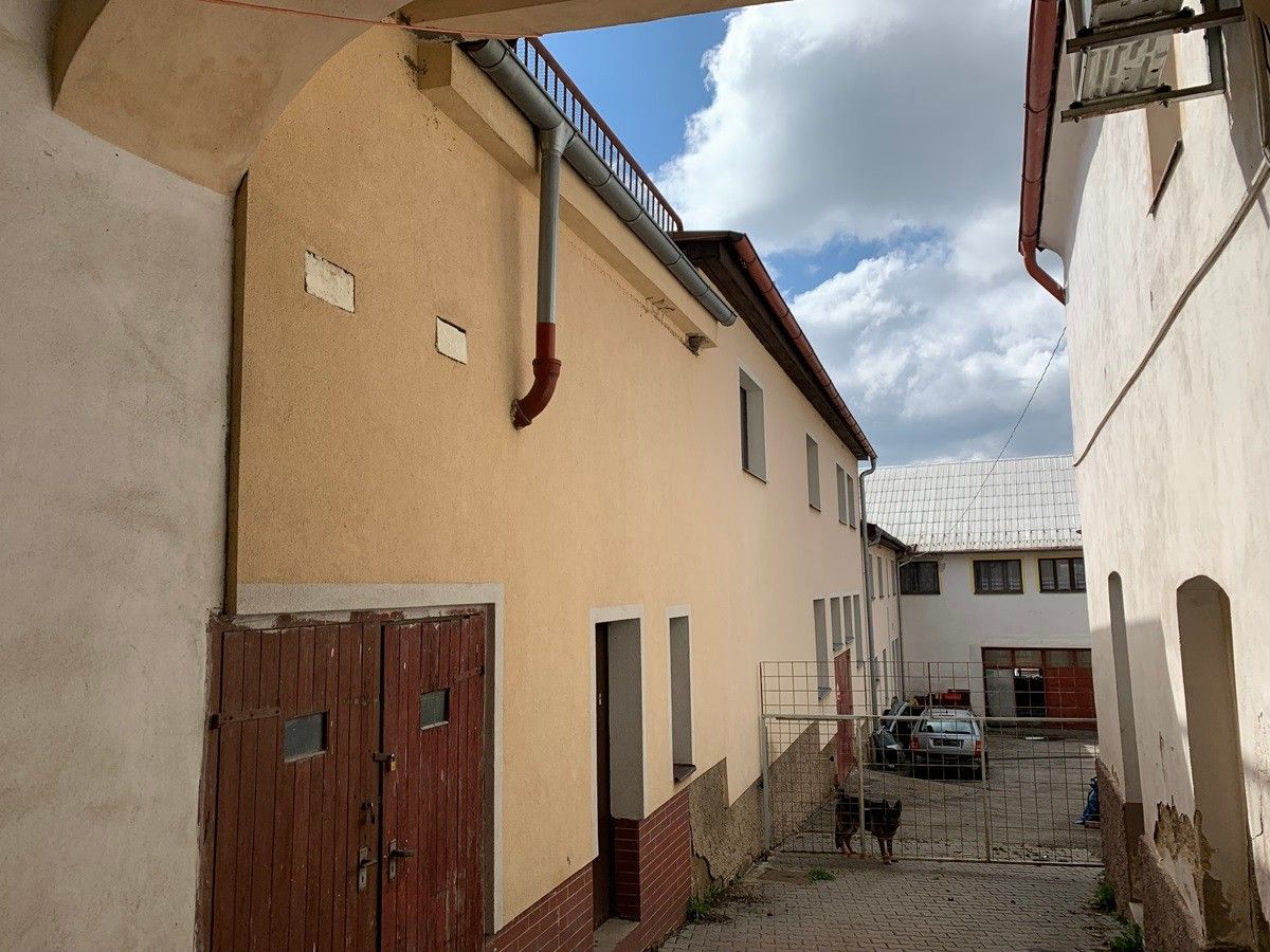 Ubytovací zařízení · 1 744 m² · Horní náměstí, Divišov - 3