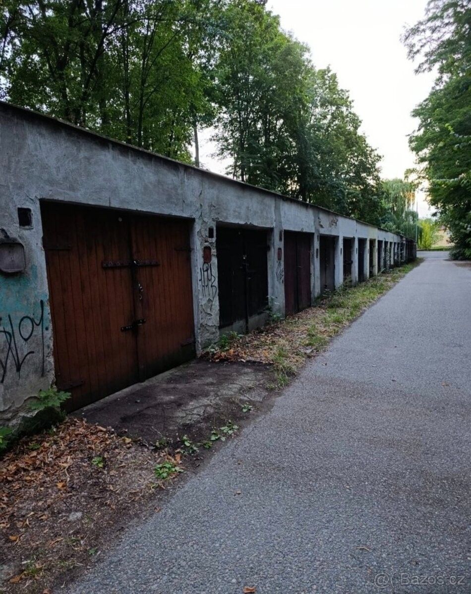 Garáže, Poděbrady, 290 01 - 1