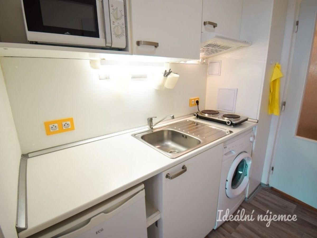 Pronájem byt 1+kk - Žitná, Brno, 29 m²