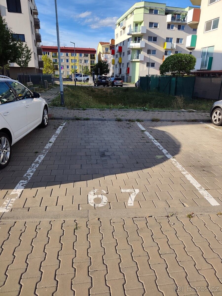 Garáže, Uherské Hradiště, 686 05