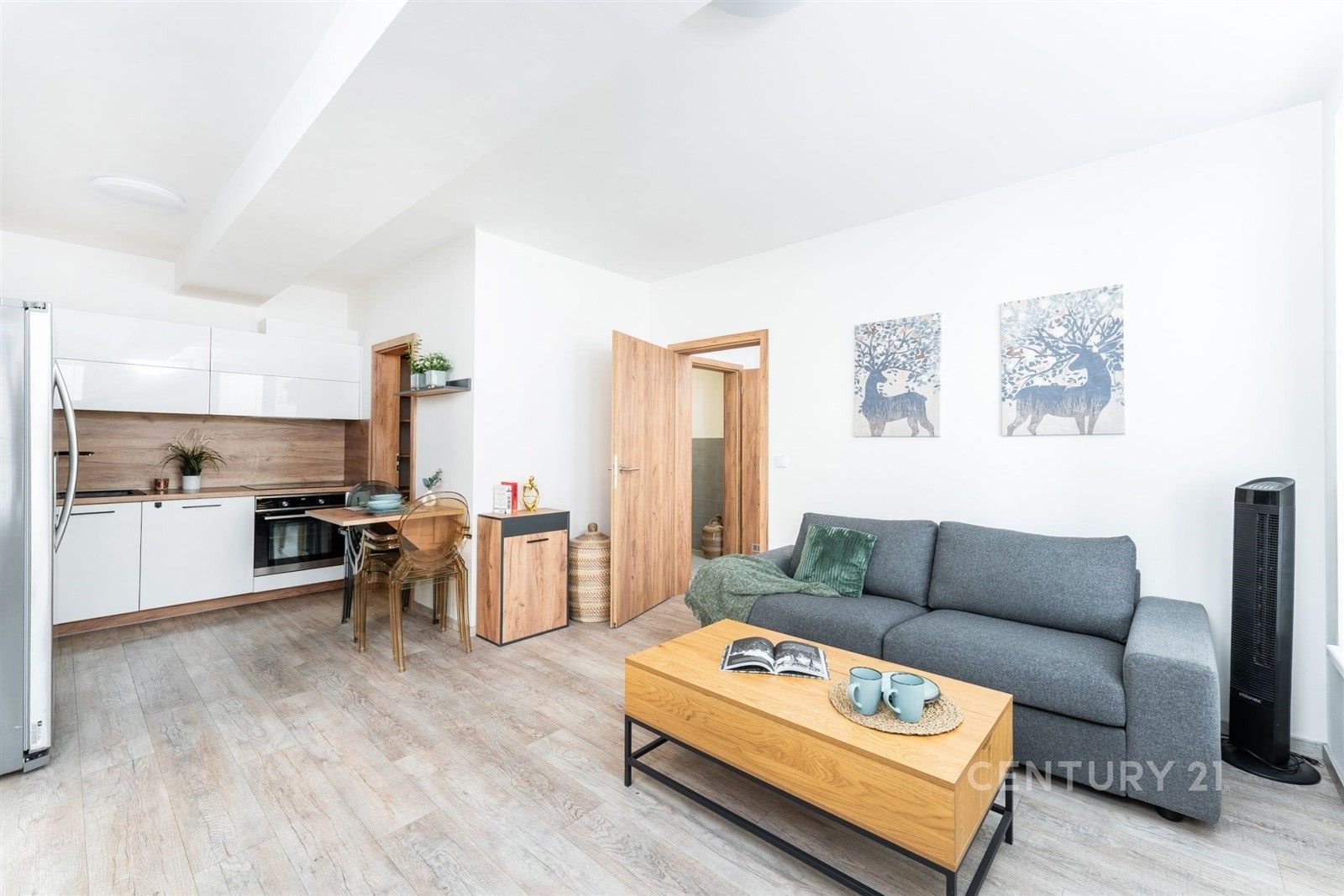 Pronájem byt 2+kk - Plzeňská 794, Praha, 55 m²