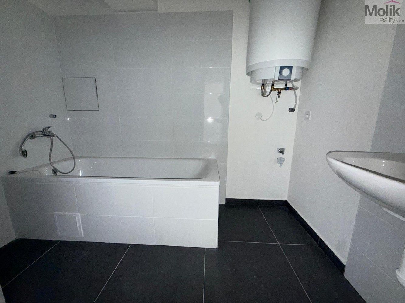 Pronájem byt 1+kk - Chomutov, Ústecký kraj, 26 m² - 5