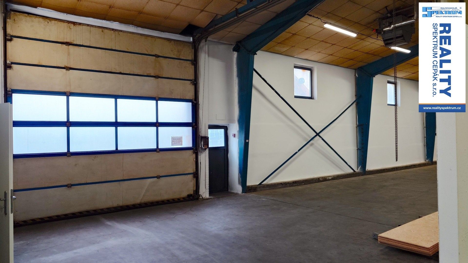 Pronájem sklad - Hůrecká 379, Lišov, 711 m²