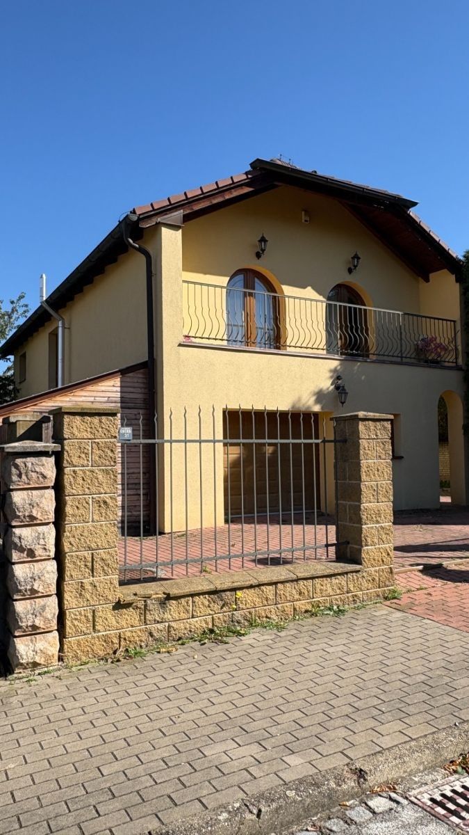 Rodinné domy, Pod Valem, Praha - Štěrboholy, 240 m² - 1