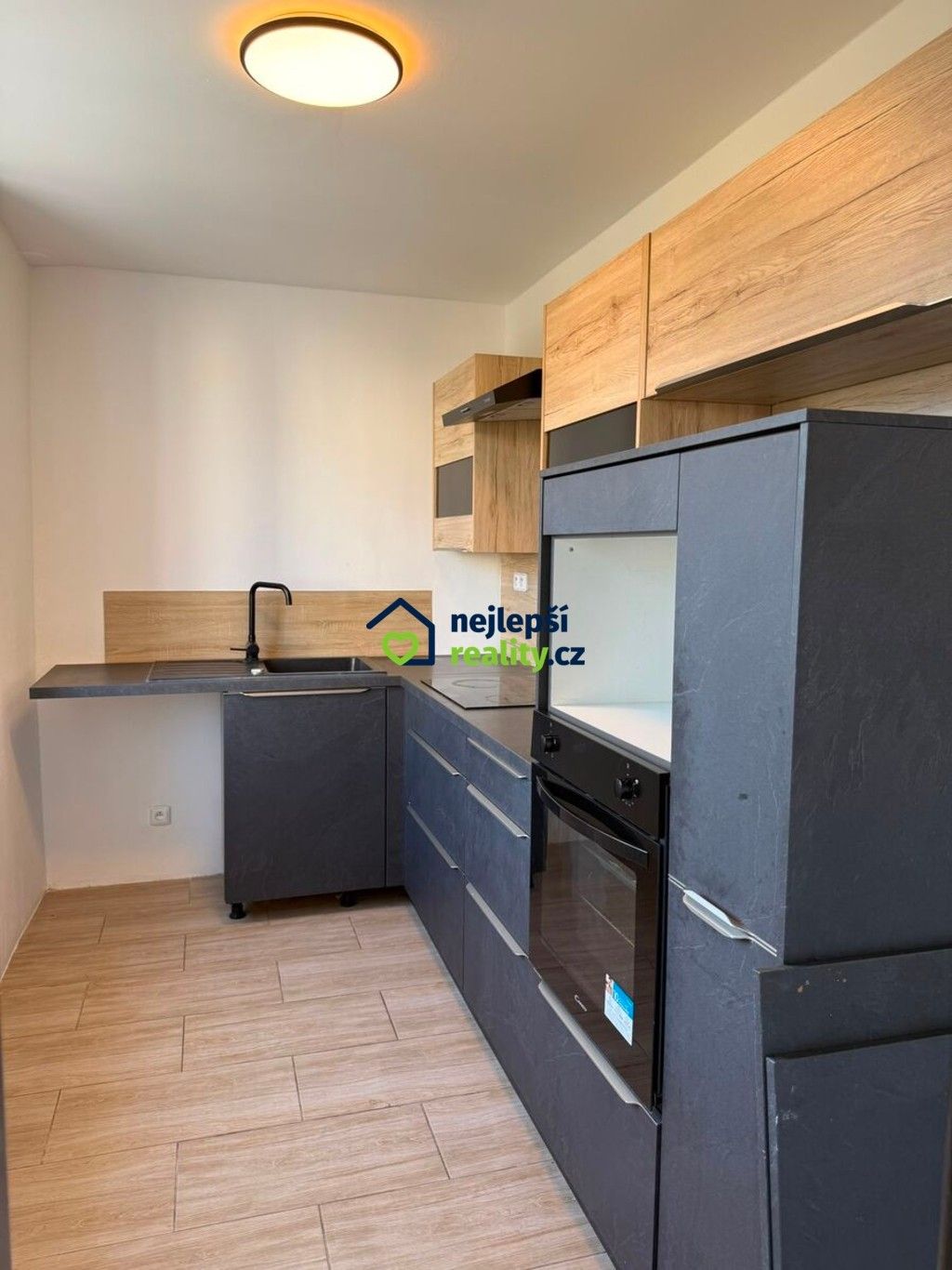 2+1, Mladé gardy, Most, 49 m² - 1