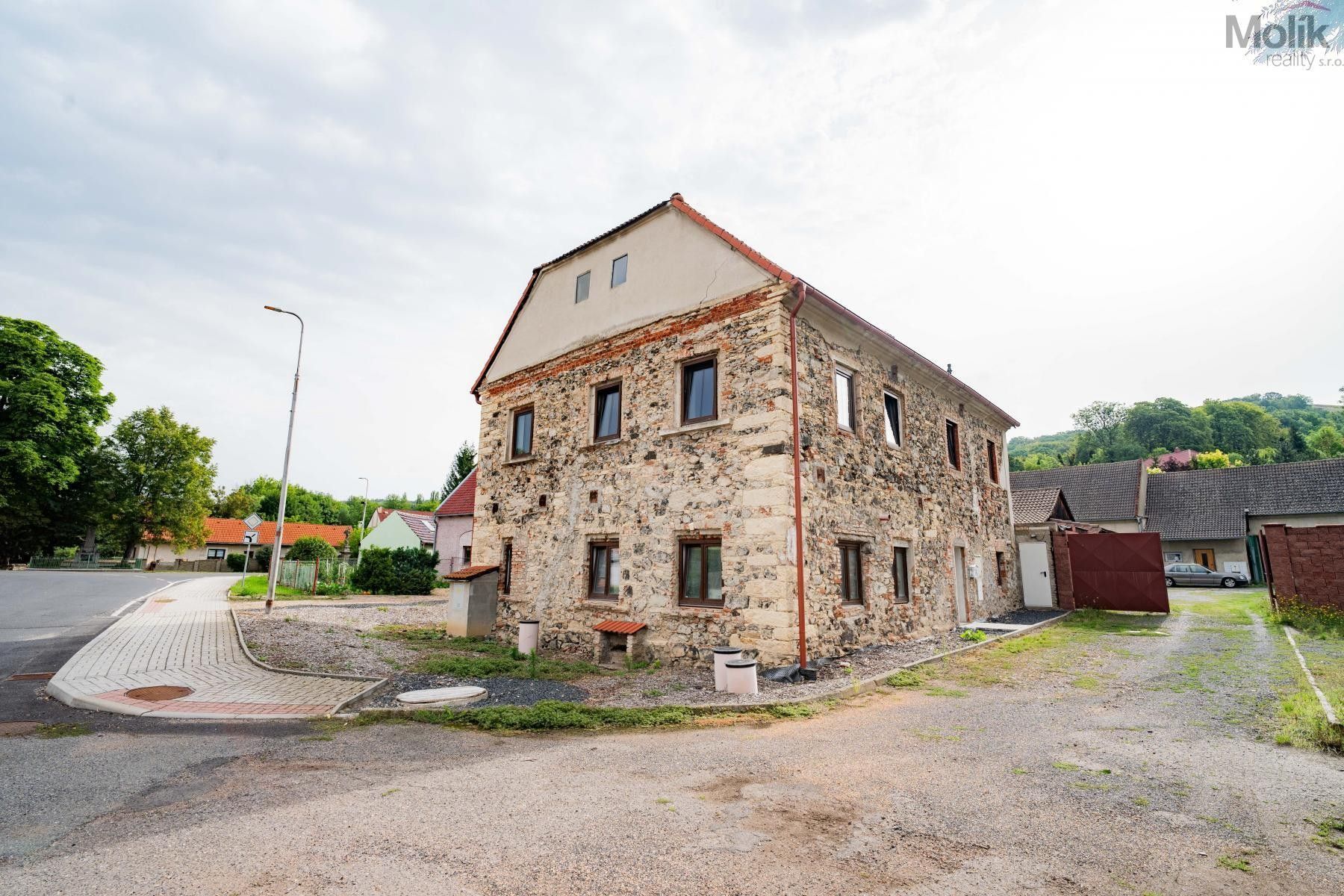 Prodej rodinný dům - Lužice, 233 m² - 2