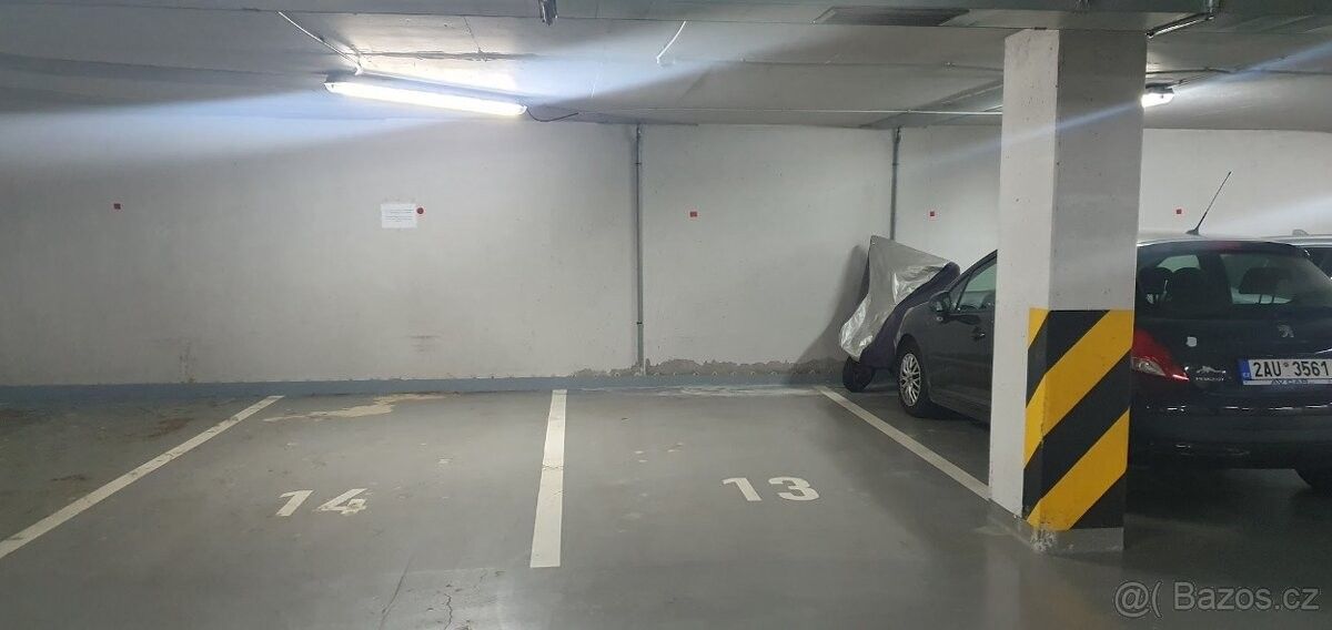 Garáže, Praha, 152 00