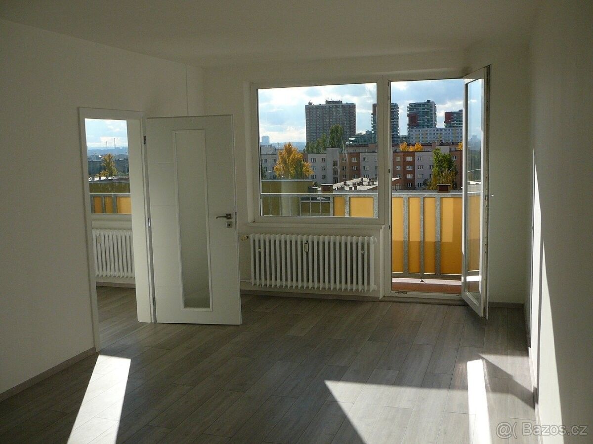 Byty, Praha, 100 00