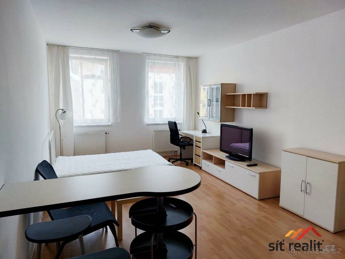Pronájem byt 1+kk - Praha, 198 00, 35 m²