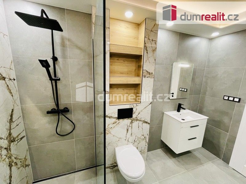 Prodej rodinný dům - V zahradách, Ruda, 160 m²