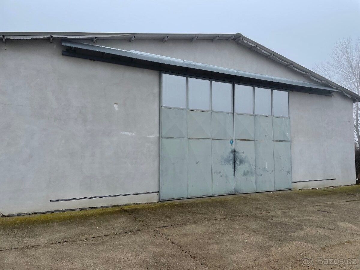 Garáže, Znojmo, 669 02