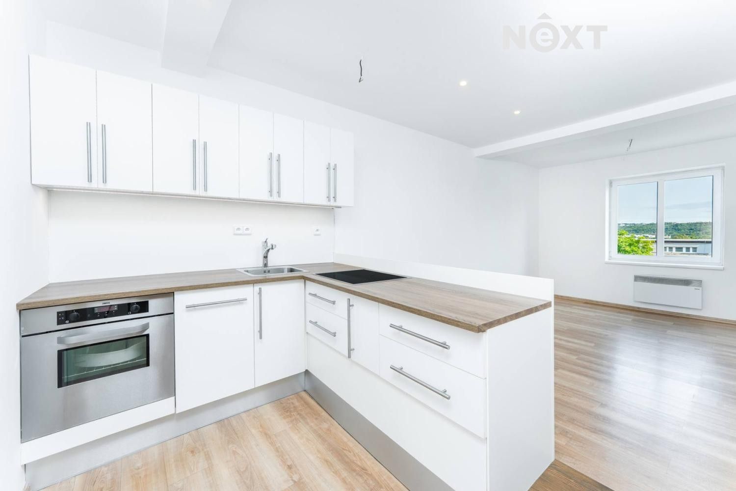 Prodej byt 2+kk - Novovysočanská, Praha, 55 m²