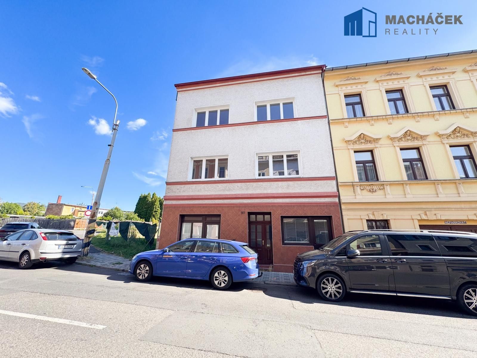 Pronájem byt 1+kk - Zemská, Teplice, 93 m²