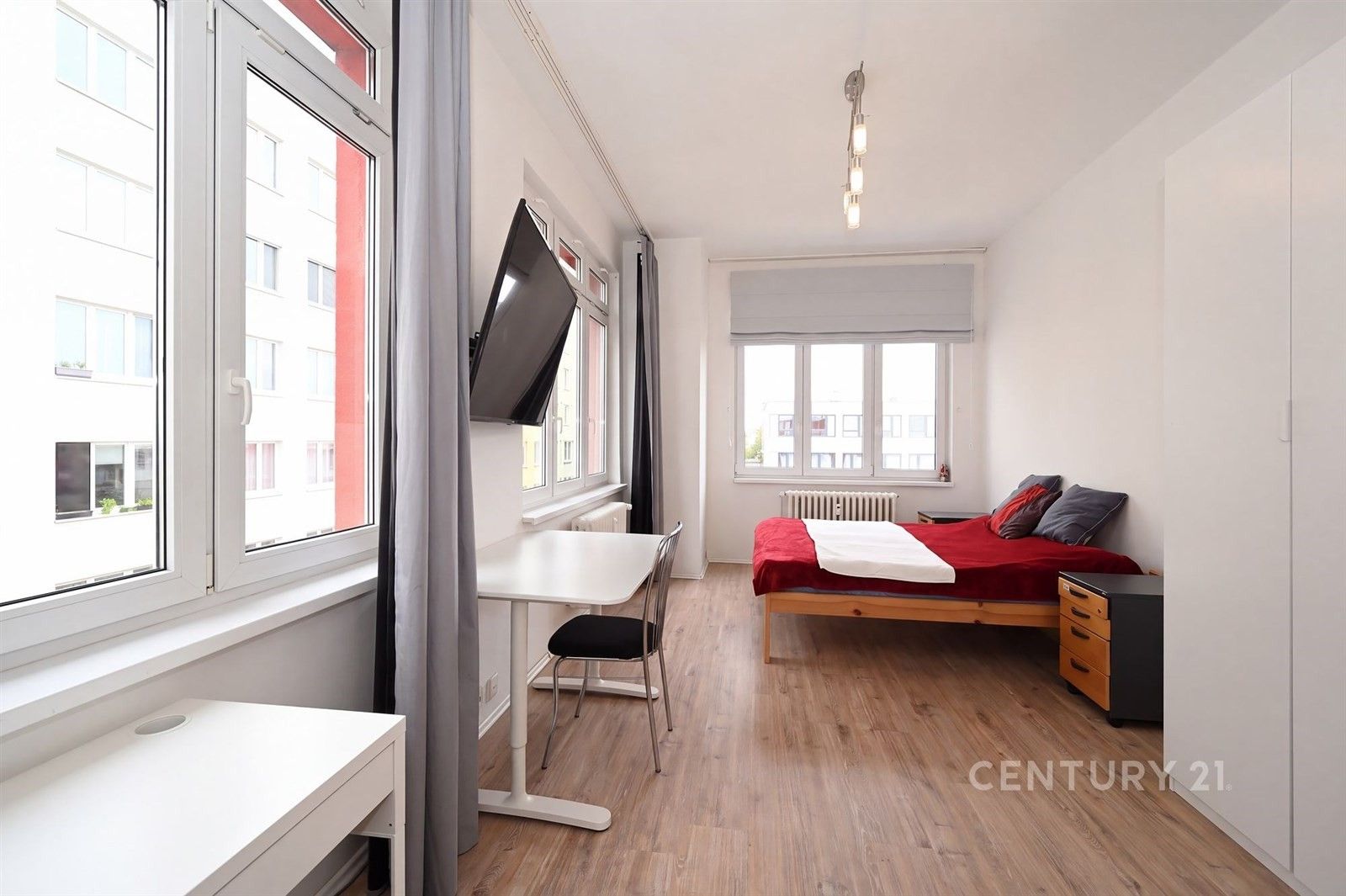 Prodej byt 2+1 - Třinecká 672, Praha Letňany, 55 m² - 1