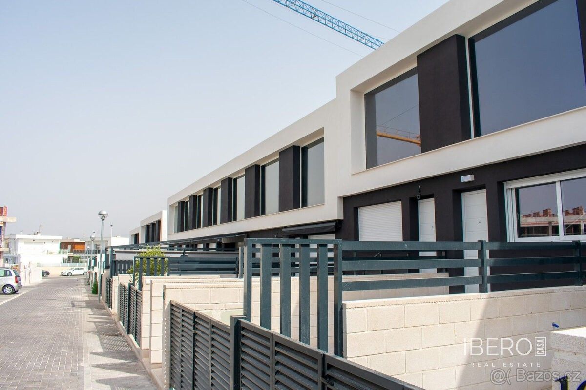 Rodinné domy, 987 66, Zahraničí