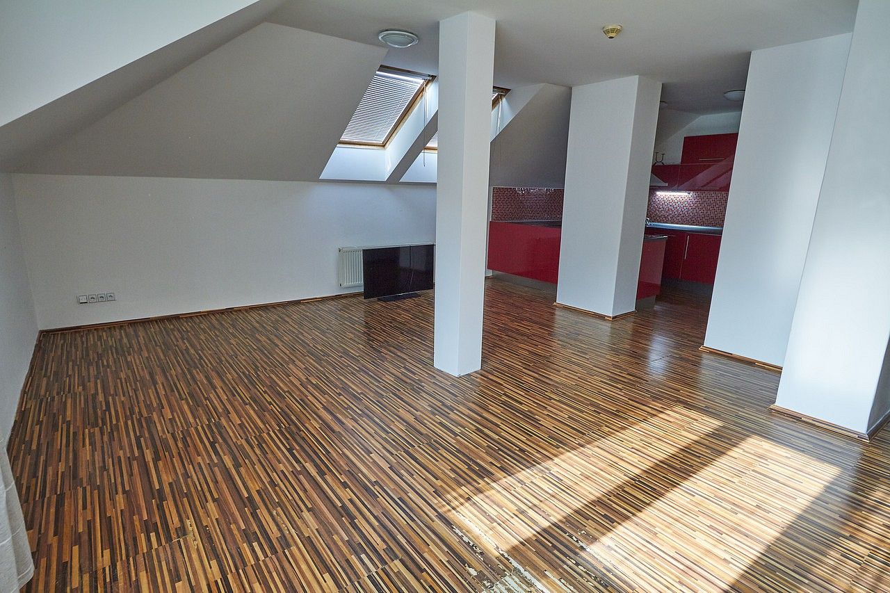 2+kk, Jeremenkova, Praha 4, 86 m² - 1