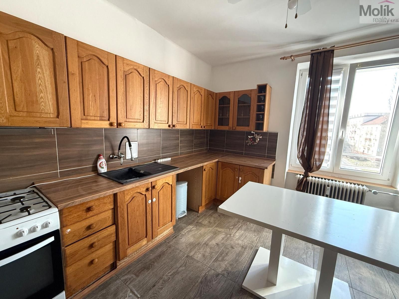 2+1, Konstantina Biebla, Most, 58 m²