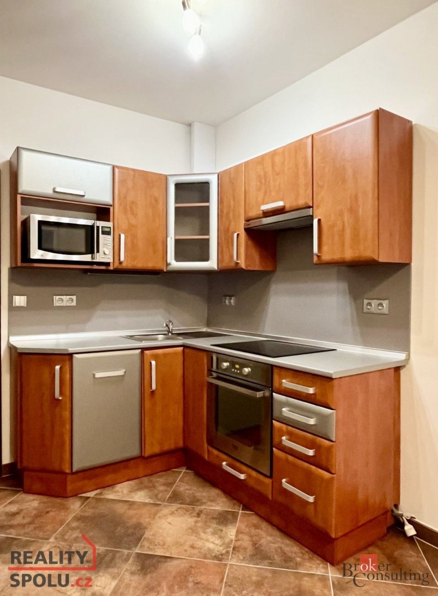 Pronájem byt 1+kk - Sazovická, Praha, 25 m²