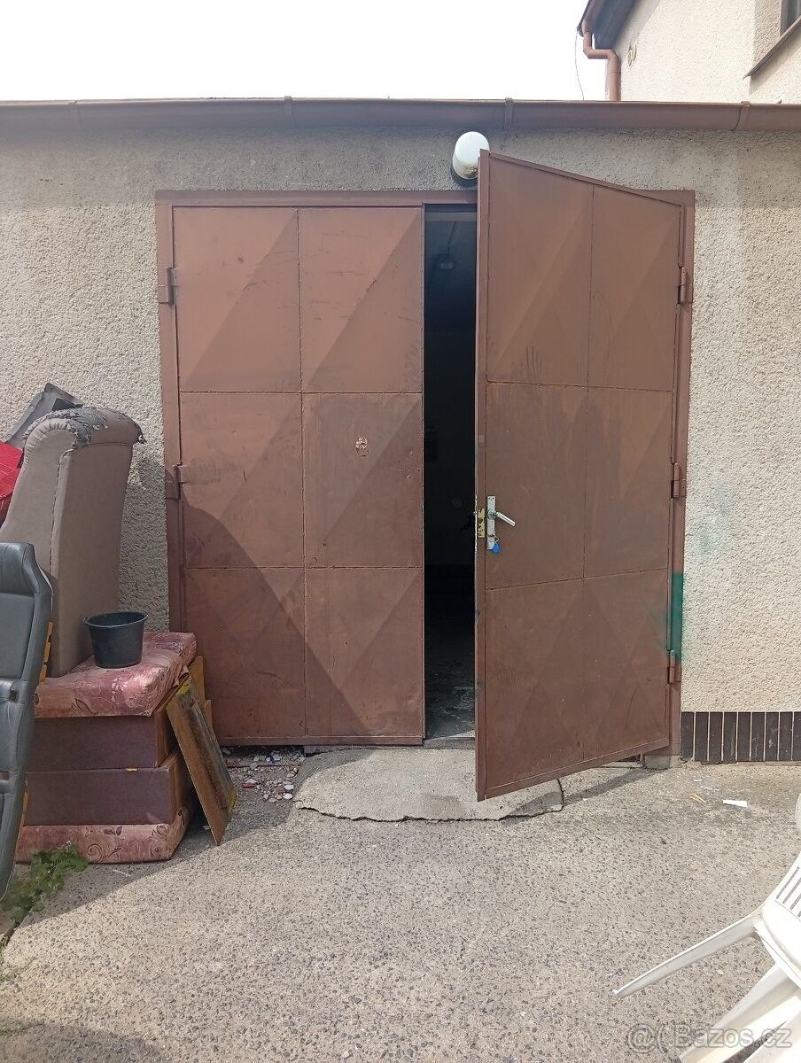 Garáže, Nový Bydžov, 504 01