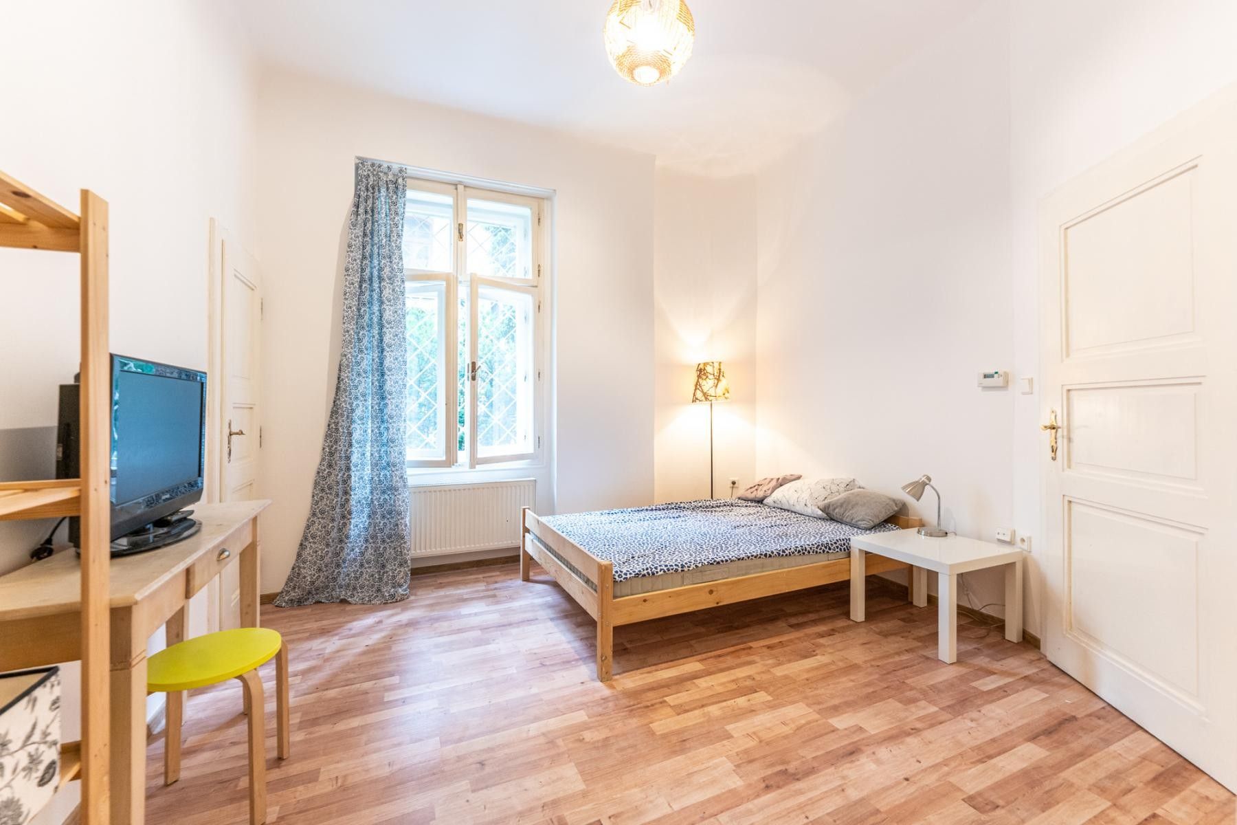 Pronájem byt 2+kk - U invalidovny, Praha, 45 m²